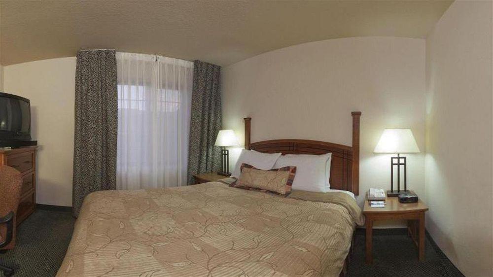Staybridge Suites Corning By Ihg Buitenkant foto