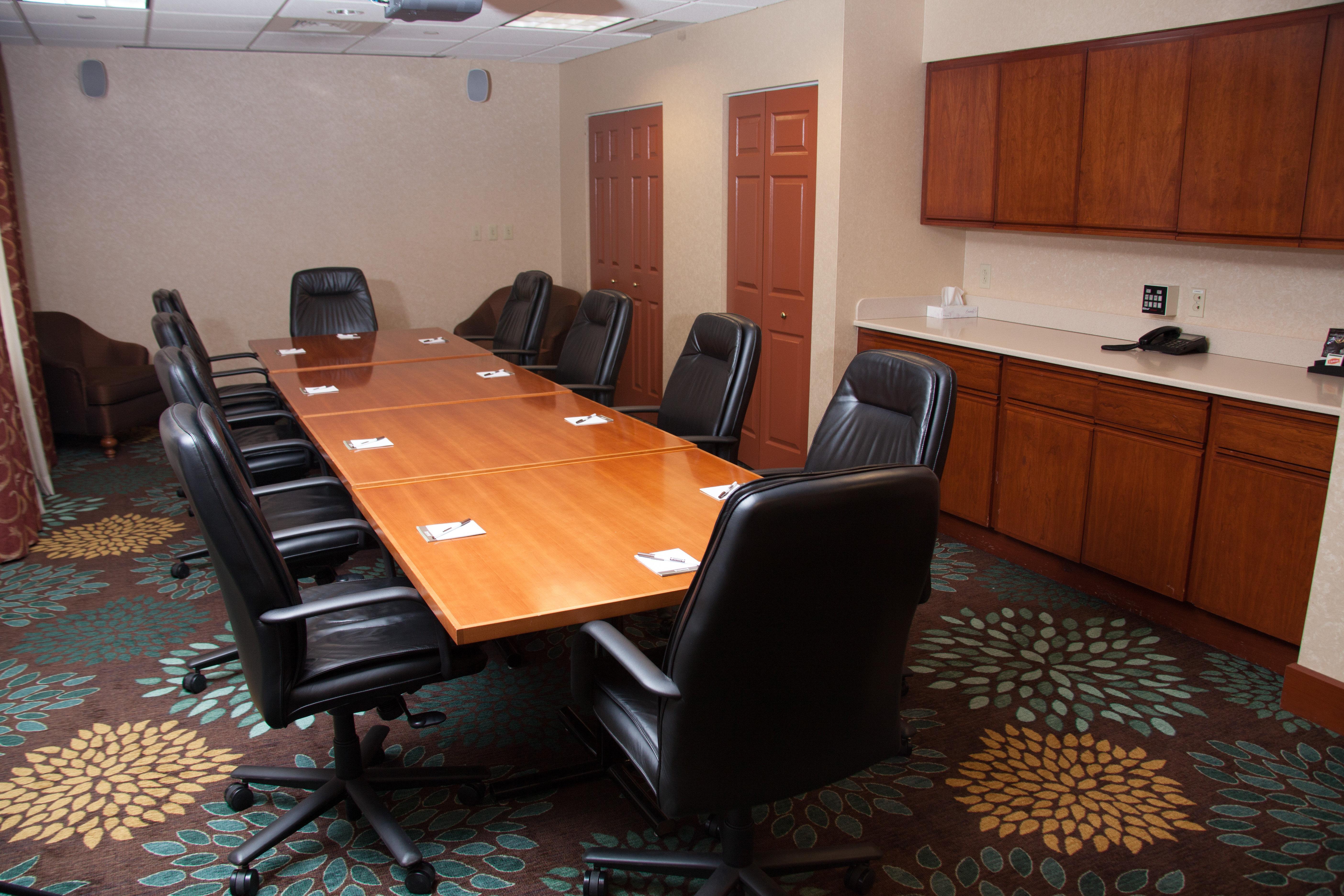 Staybridge Suites Corning By Ihg Buitenkant foto