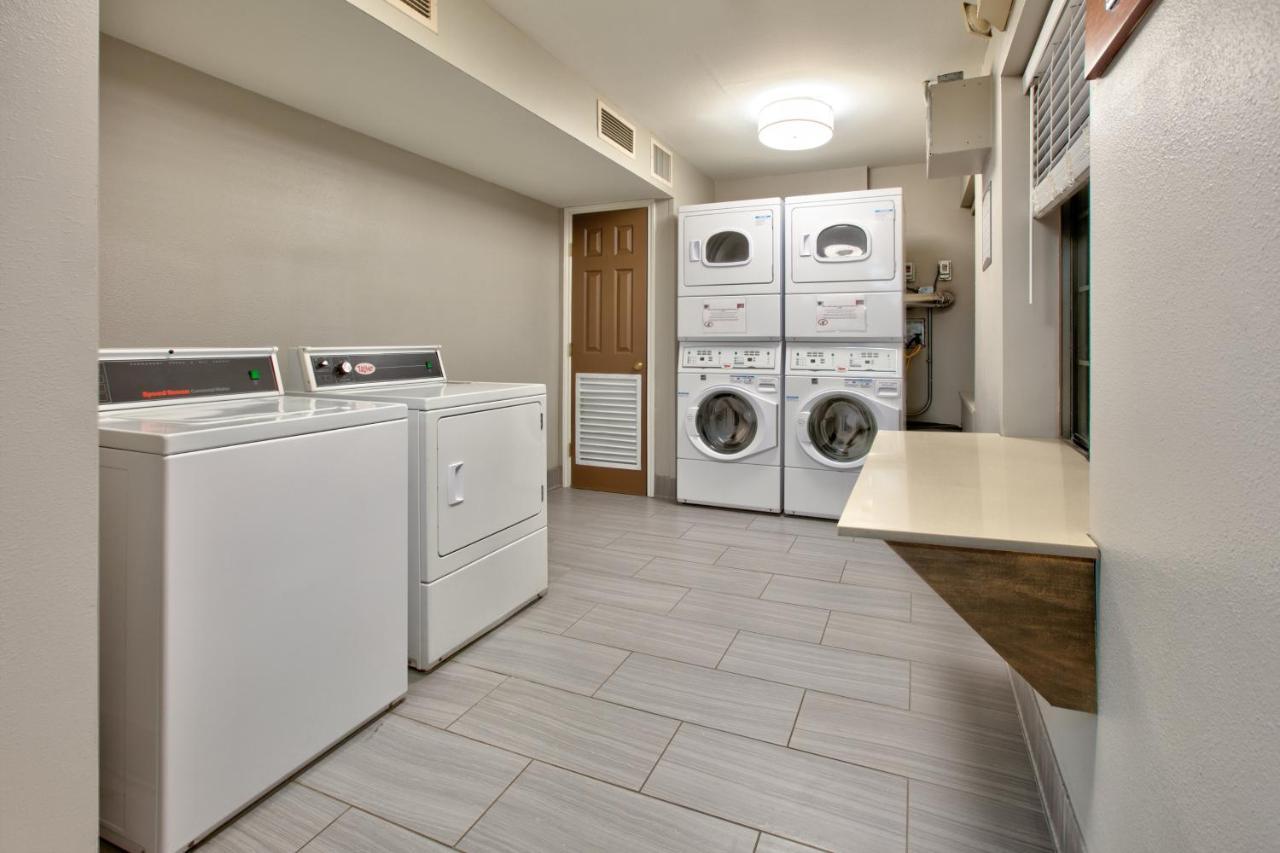 Staybridge Suites Corning By Ihg Buitenkant foto