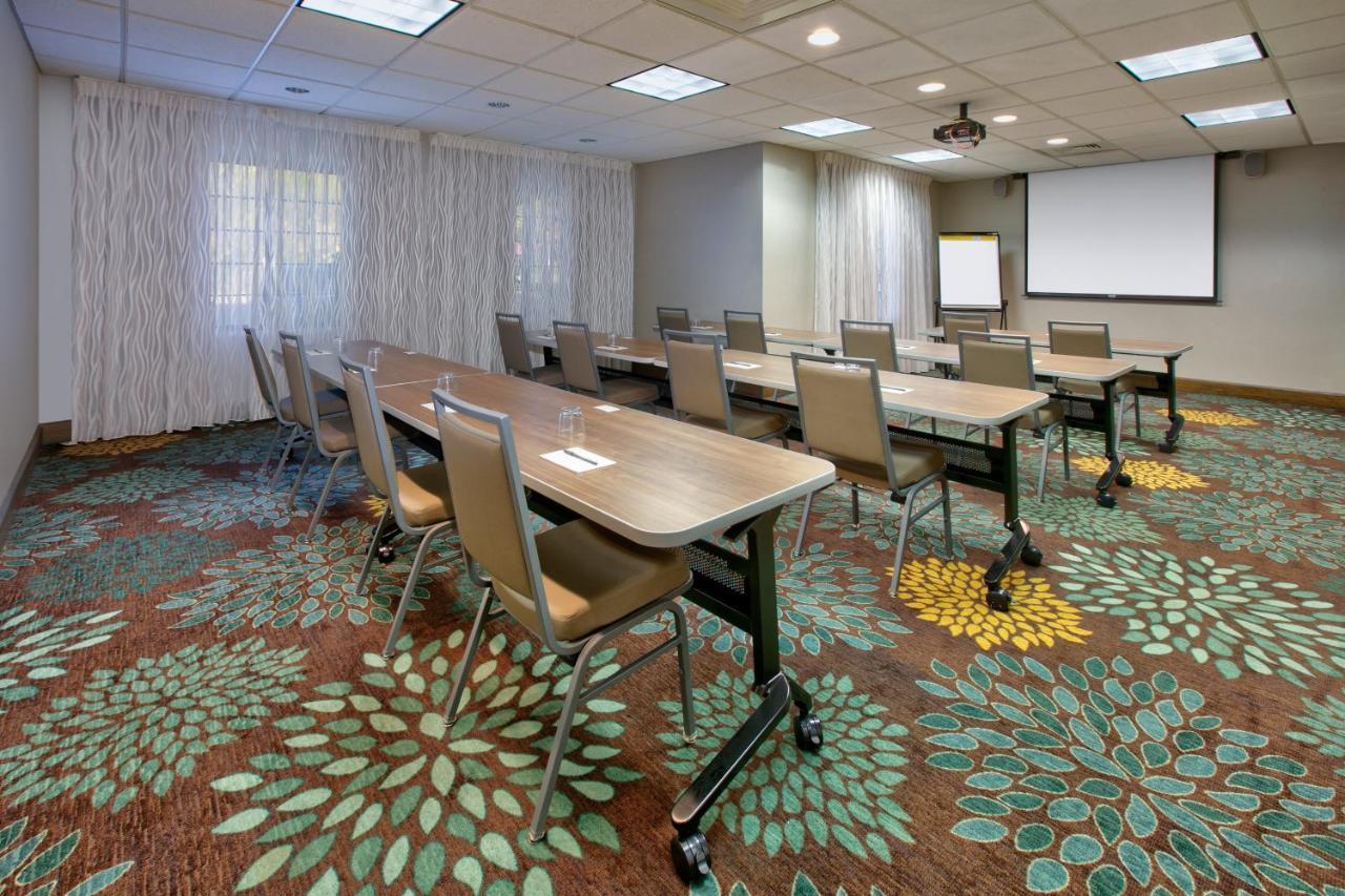 Staybridge Suites Corning By Ihg Buitenkant foto